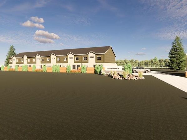 216 Stonebrook Ct., Clear Lake, IA 50428