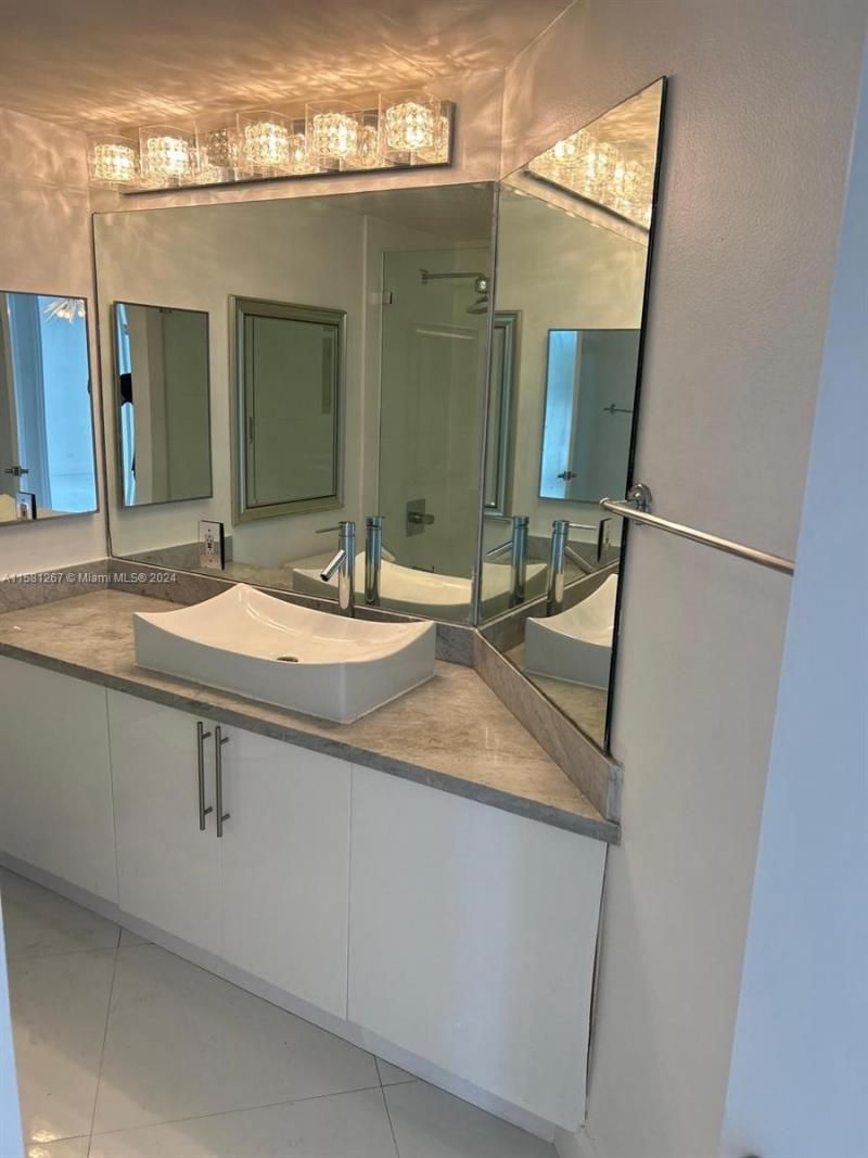 701 Brickell Key Blvd, Unit 202, Miami, FL 33131 Photo