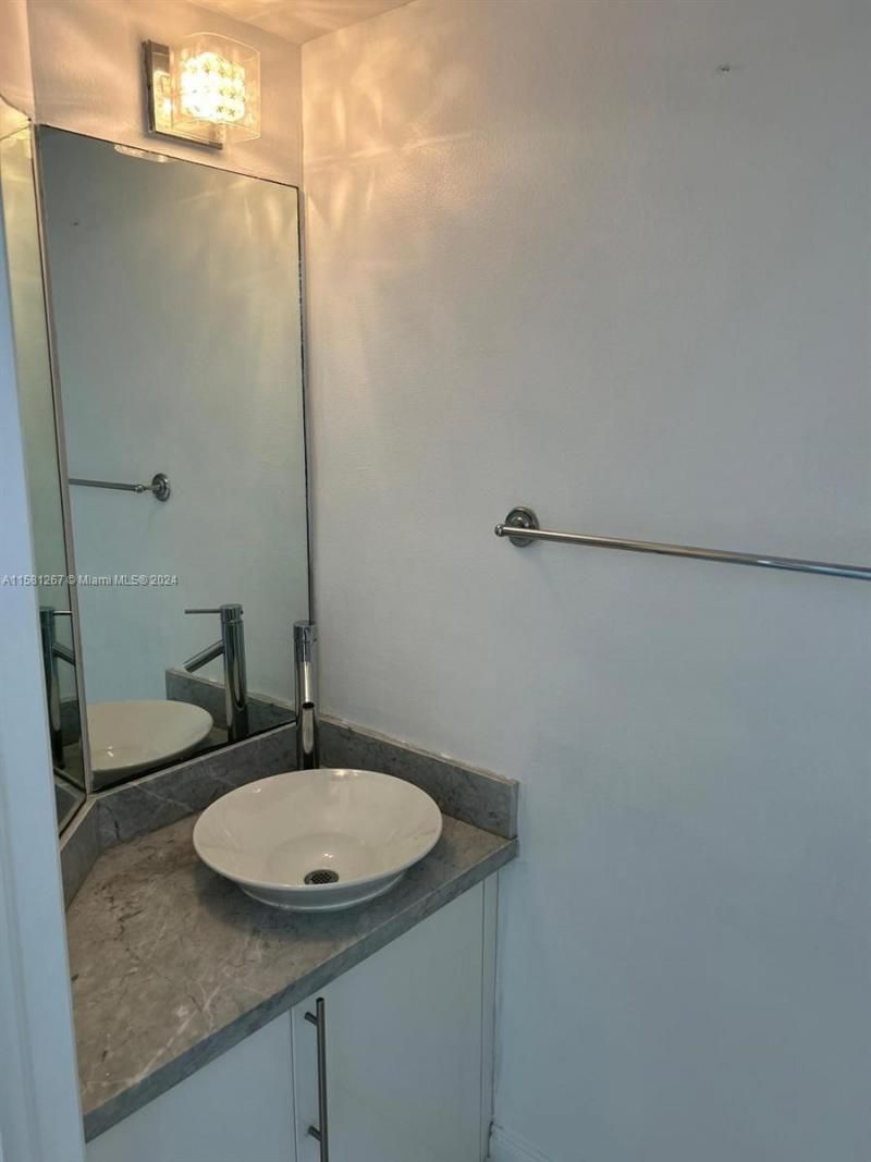 701 Brickell Key Blvd, Unit 202, Miami, FL 33131 Photo