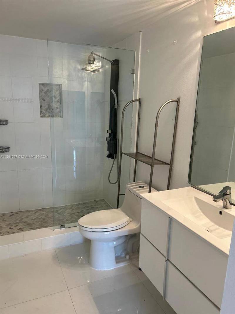 701 Brickell Key Blvd, Unit 202, Miami, FL 33131 Photo