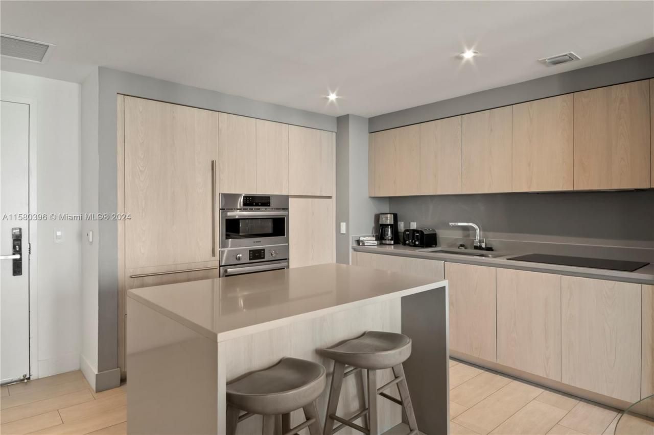 Please Call For Address, Unit R2207, Hollywood, FL 33019 Photo