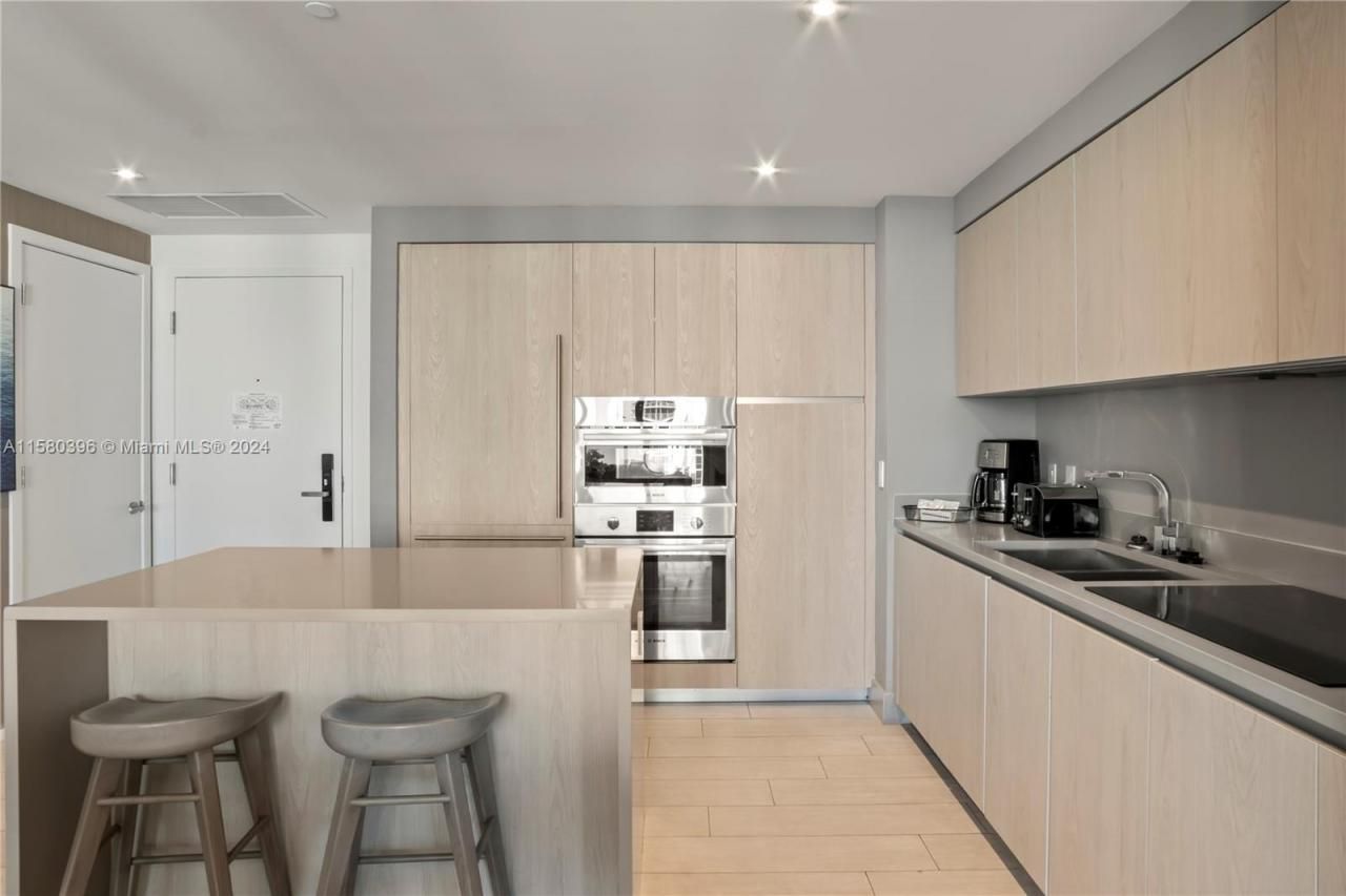 Please Call For Address, Unit R2207, Hollywood, FL 33019 Photo