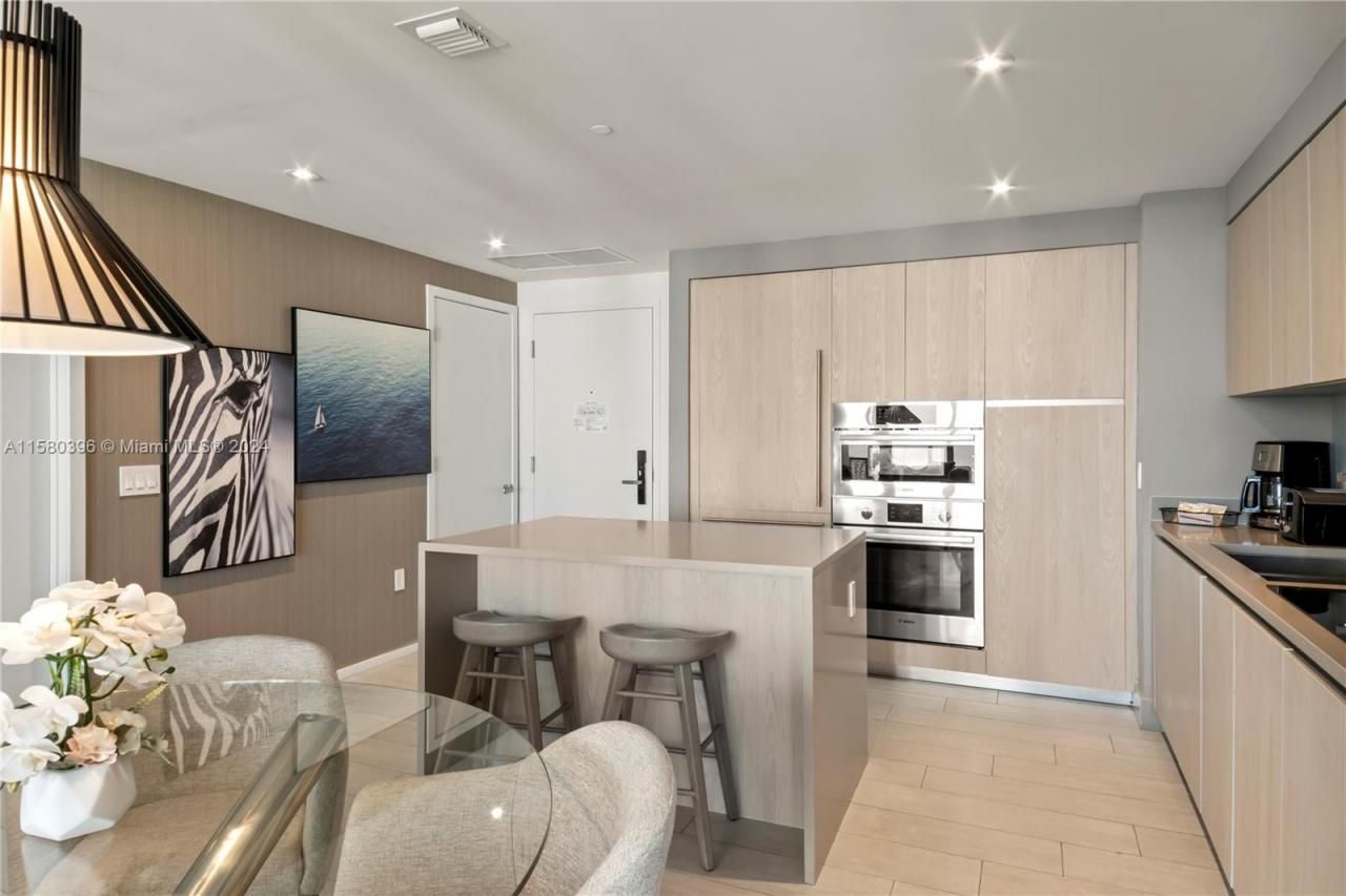 Please Call For Address, Unit R2207, Hollywood, FL 33019 Photo