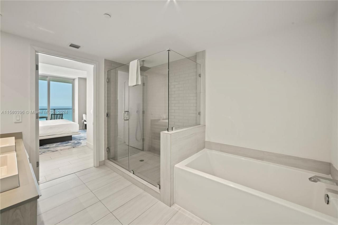 Please Call For Address, Unit R2207, Hollywood, FL 33019 Photo