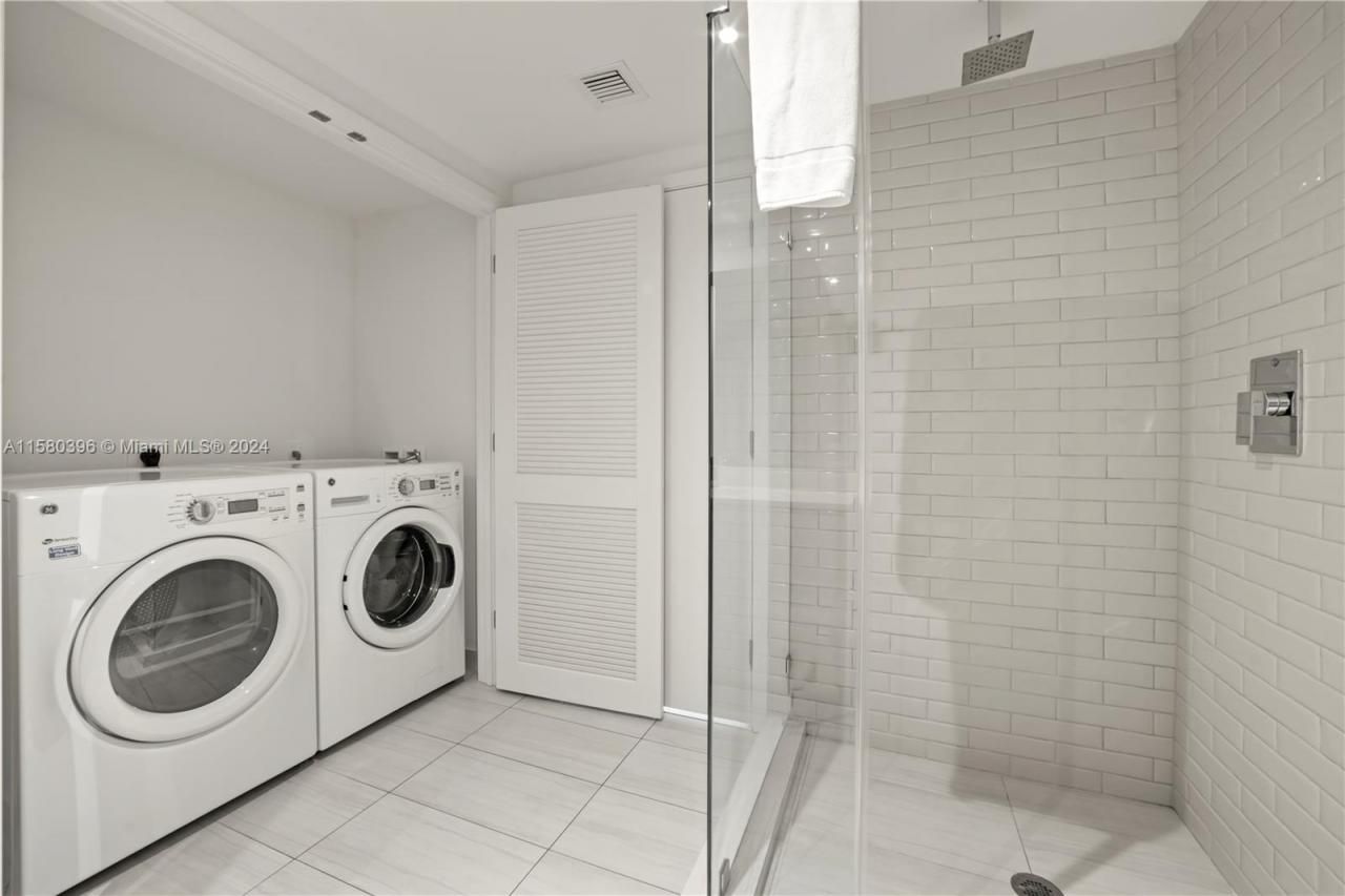 Please Call For Address, Unit R2207, Hollywood, FL 33019 Photo