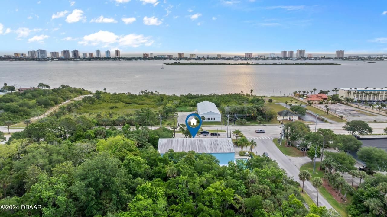 3090 S Ridgewood Avenue, South Daytona, FL 32119 Photo