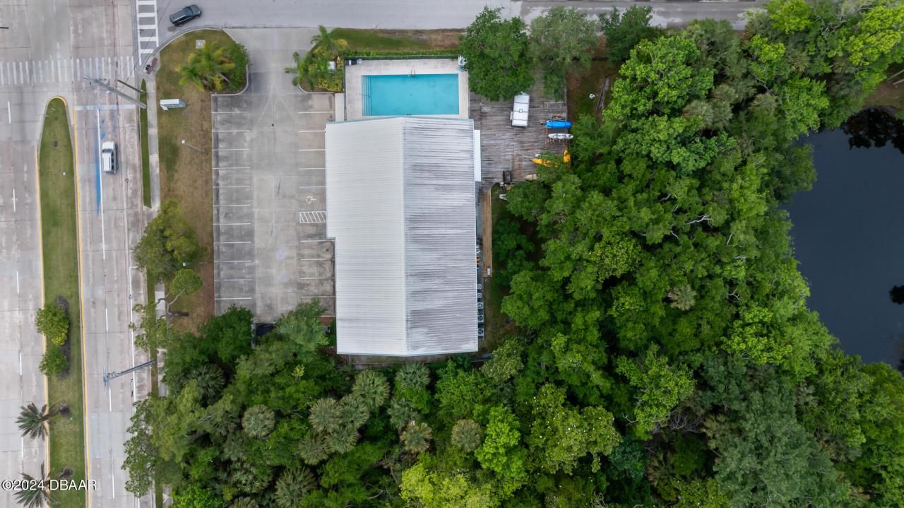 3090 S Ridgewood Avenue, South Daytona, FL 32119 Photo