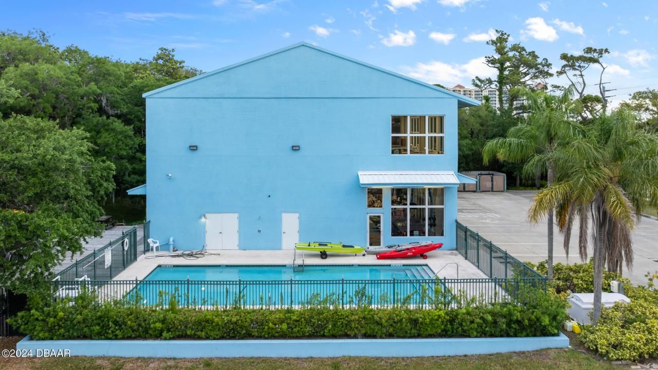 3090 S Ridgewood Avenue, South Daytona, FL 32119 Photo