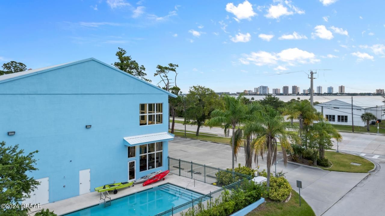 3090 S Ridgewood Avenue, South Daytona, FL 32119 Photo