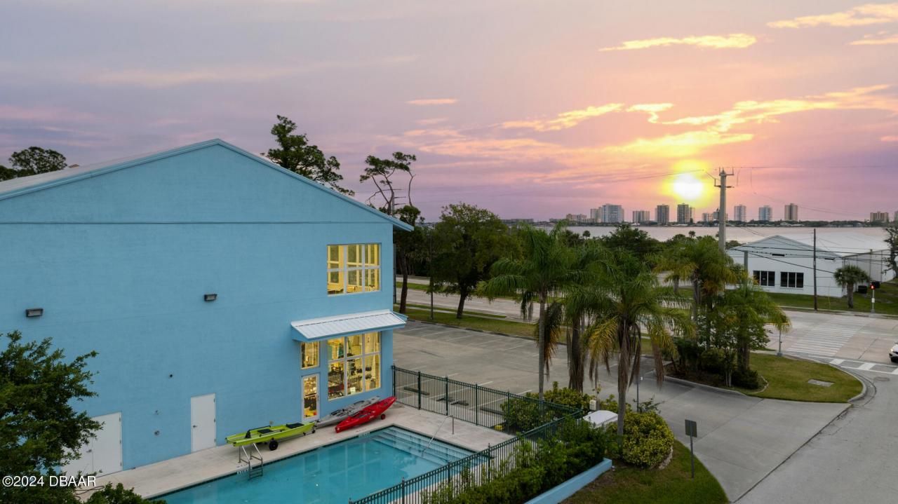 3090 S Ridgewood Avenue, South Daytona, FL 32119 Photo