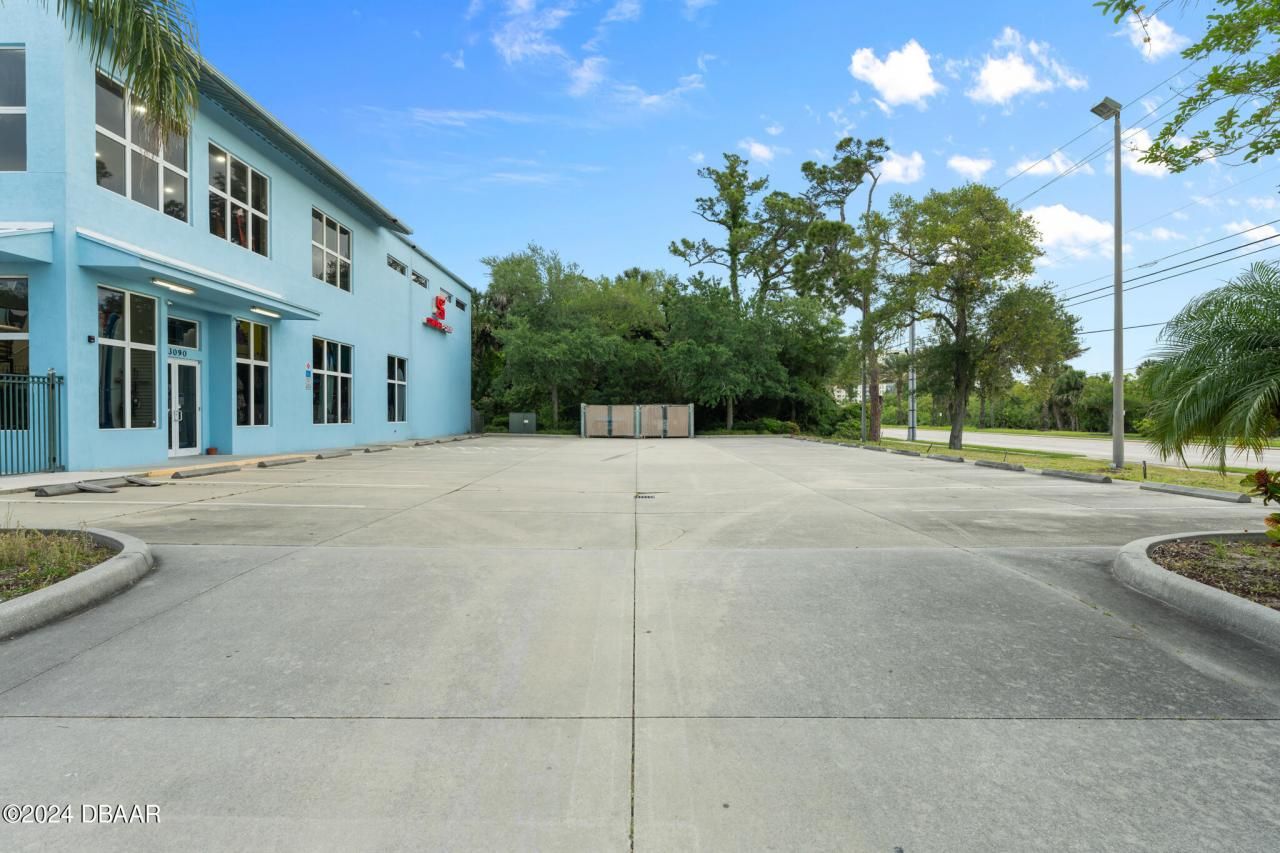 3090 S Ridgewood Avenue, South Daytona, FL 32119 Photo