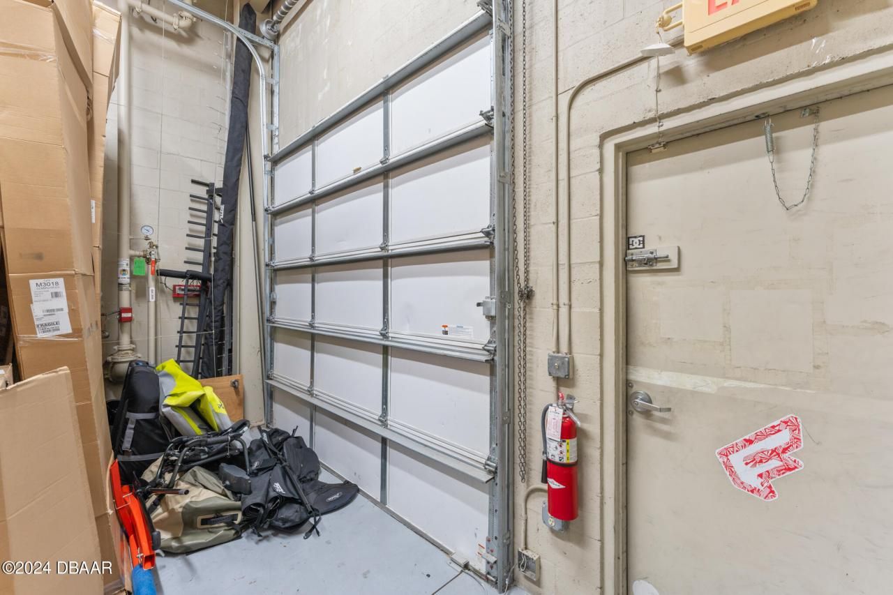 3090 S Ridgewood Avenue, South Daytona, FL 32119 Photo