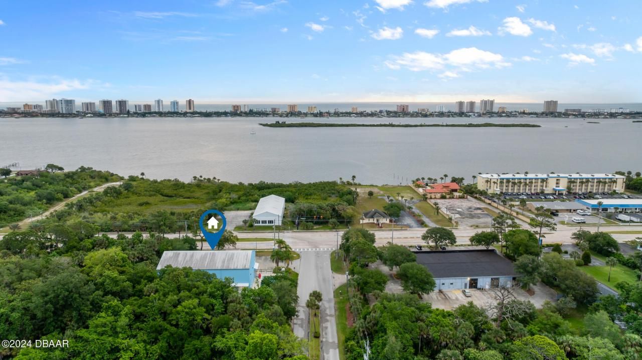 3090 S Ridgewood Avenue, South Daytona, FL 32119 Photo