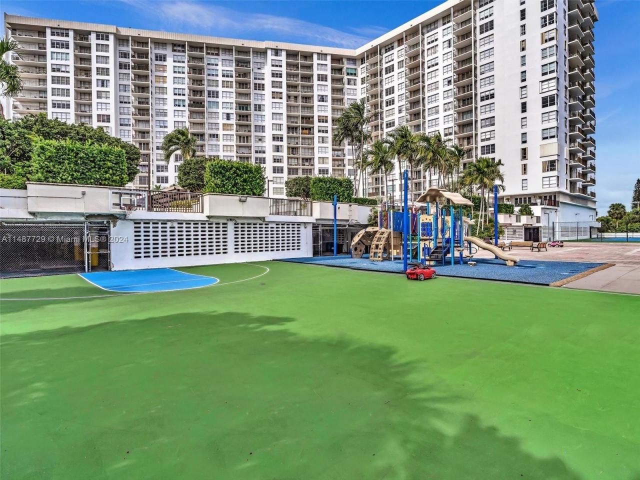 4101 Pine Tree Dr, Unit 621,620, Miami Beach, FL 33140 Photo