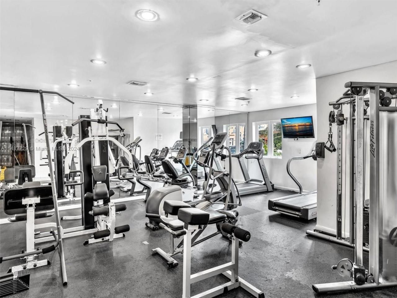 4101 Pine Tree Dr, Unit 621,620, Miami Beach, FL 33140 Photo