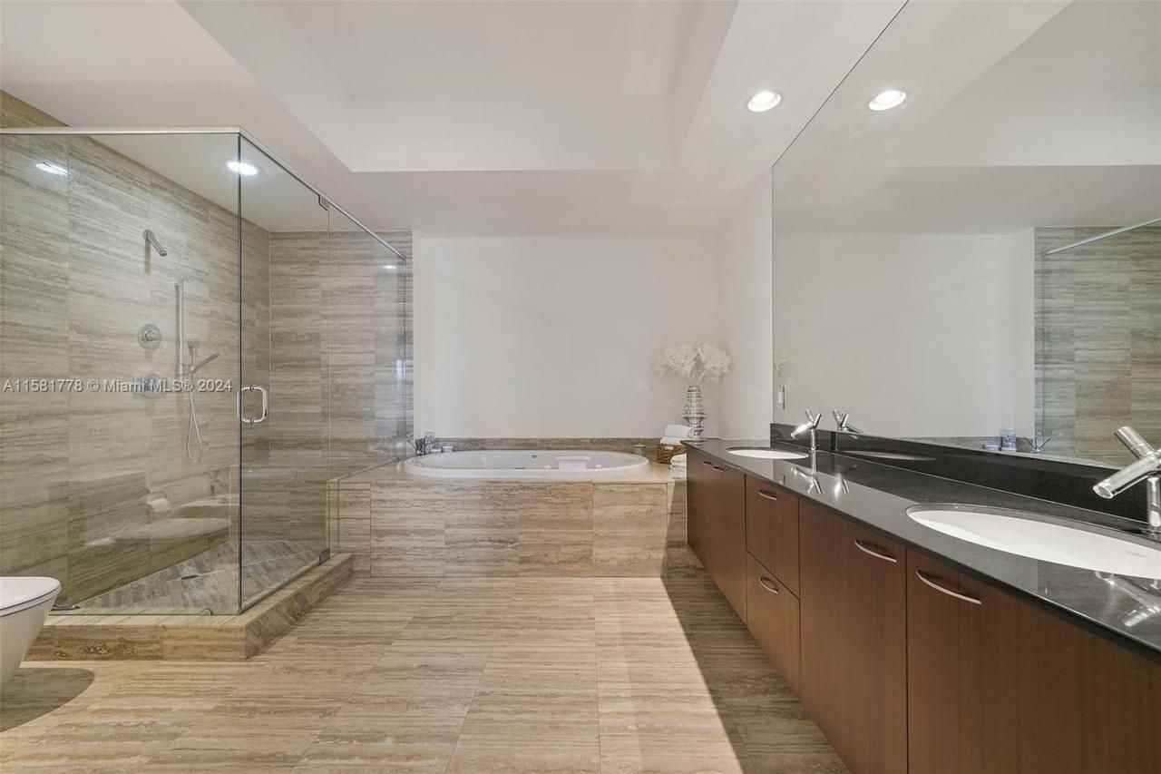 Please Call For Address, Unit 507, Sunny Isles Beach, FL 33160 Photo