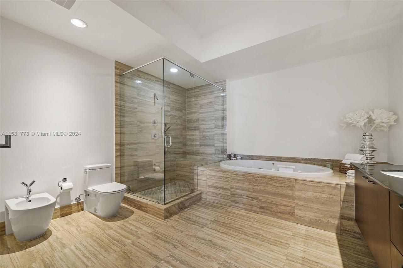 Please Call For Address, Unit 507, Sunny Isles Beach, FL 33160 Photo