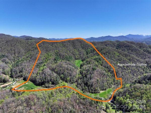 2180 Pigeon Roost Road, Green Mountain, NC 28740