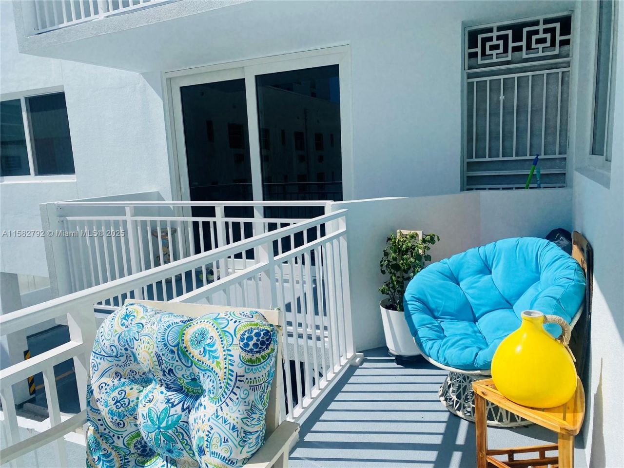 345 Ocean Dr, Unit 307, Miami Beach, FL 33139 Photo