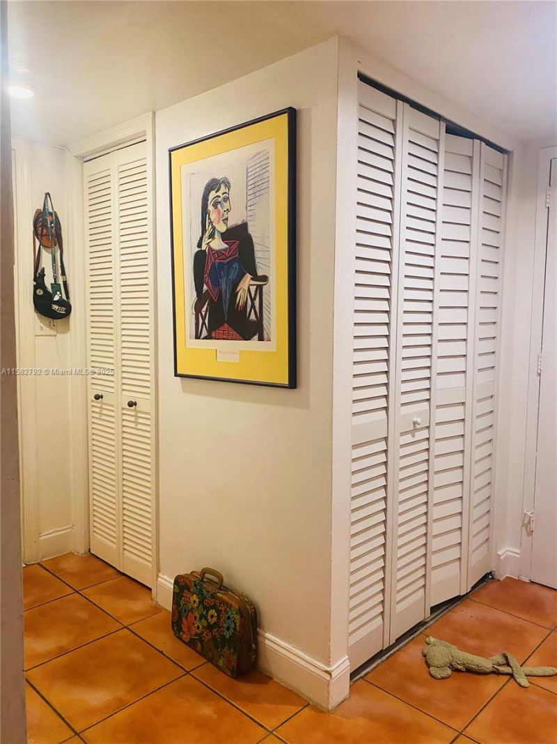 345 Ocean Dr, Unit 307, Miami Beach, FL 33139 Photo