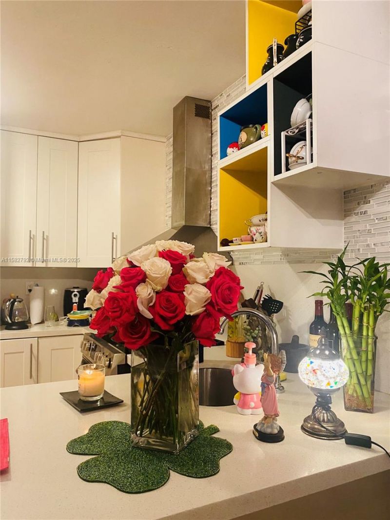 345 Ocean Dr, Unit 307, Miami Beach, FL 33139 Photo