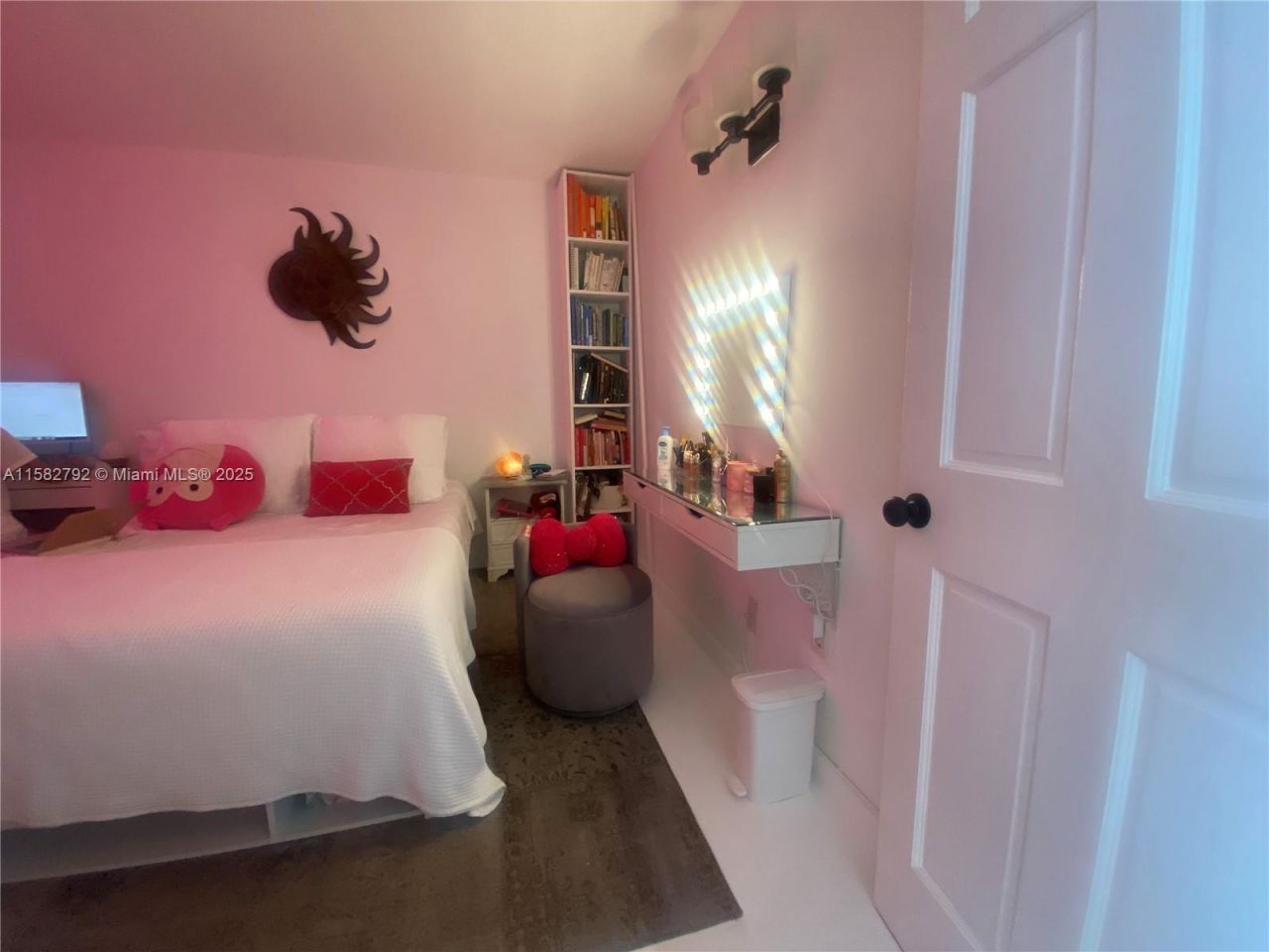 345 Ocean Dr, Unit 307, Miami Beach, FL 33139 Photo