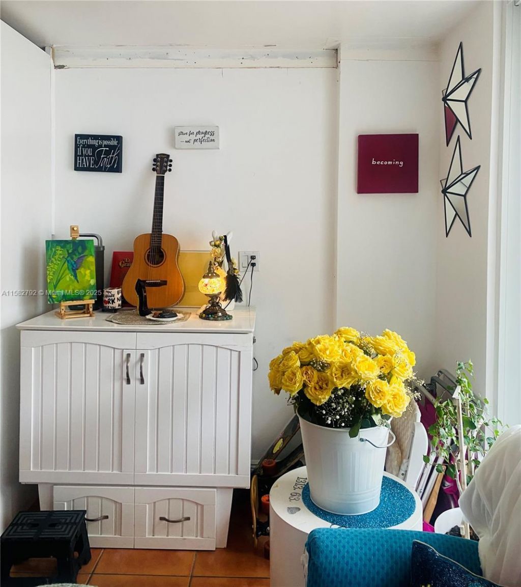 345 Ocean Dr, Unit 307, Miami Beach, FL 33139 Photo