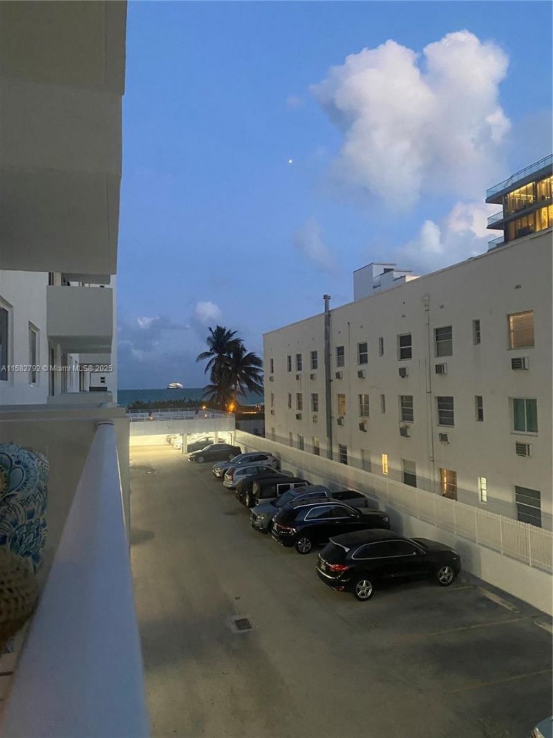 345 Ocean Dr, Unit 307, Miami Beach, FL 33139 Photo