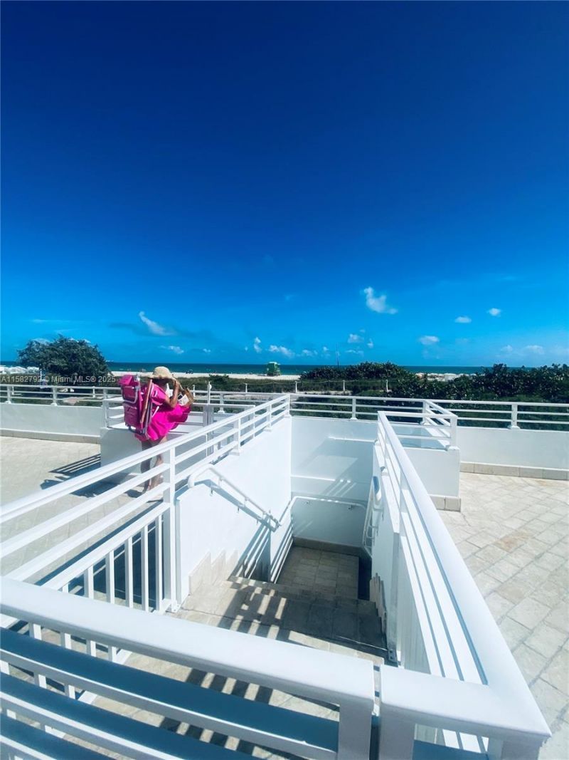 345 Ocean Dr, Unit 307, Miami Beach, FL 33139 Photo