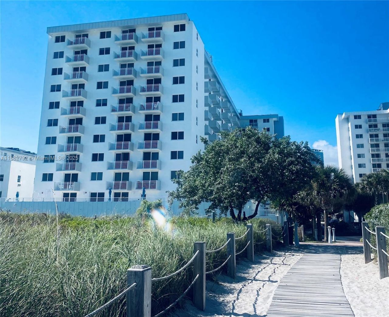 345 Ocean Dr, Unit 307, Miami Beach, FL 33139 Photo