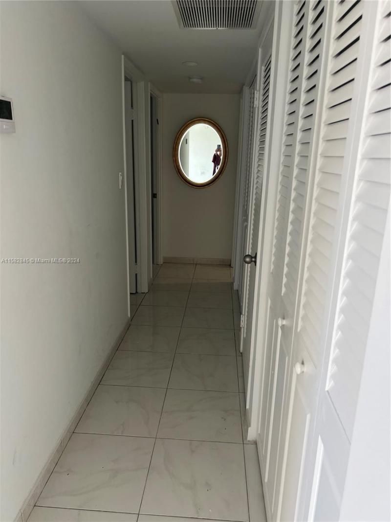400 Kings Point Dr, Unit 310, Sunny Isles Beach, FL 33160 Photo