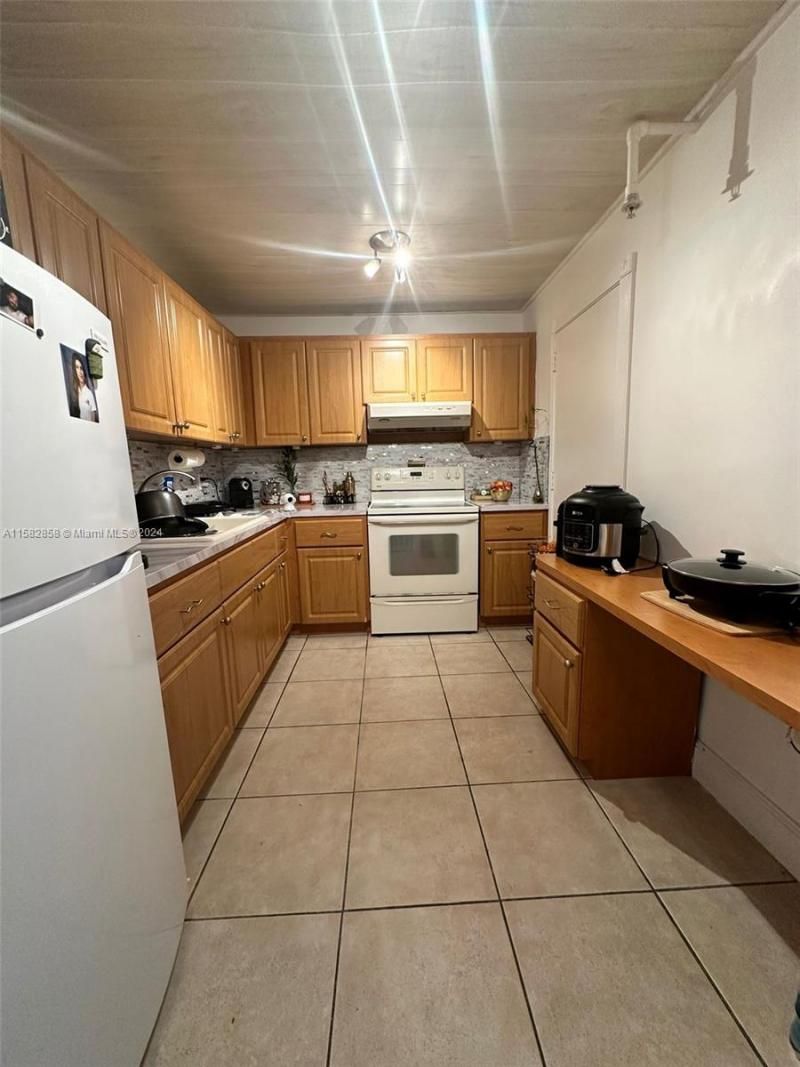 400 Kings Point Dr, Unit 1208, Sunny Isles Beach, FL 33160 Photo