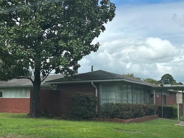 2520 Line Avenue, Shreveport, LA 71104