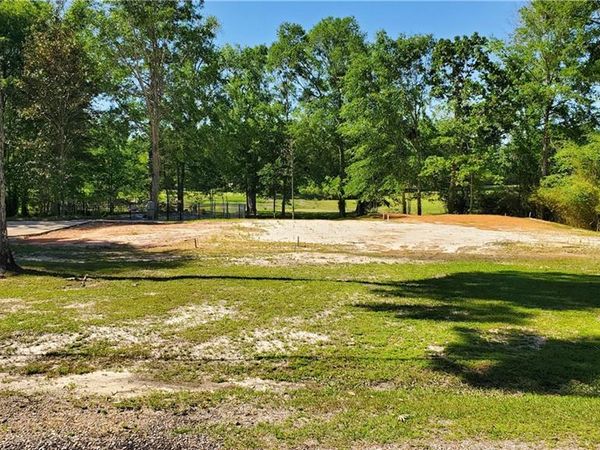 198 TCHEFUNCTE Drive, Covington, LA 70433