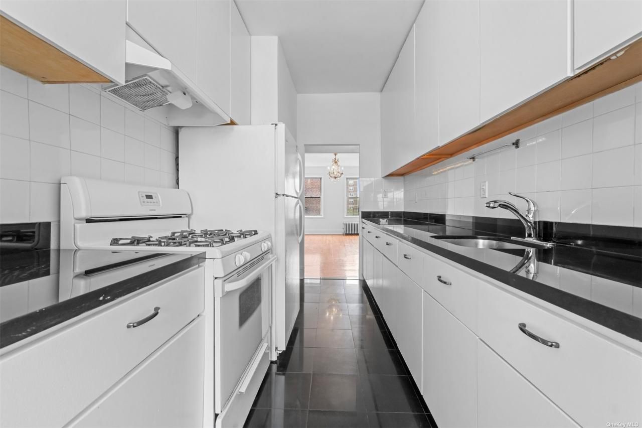 59-11 Queens Blvd, Unit 6O, Woodside, NY 11377 Main Photo