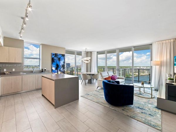 4010 S Ocean Dr, Unit R1102, Hollywood, FL 33019