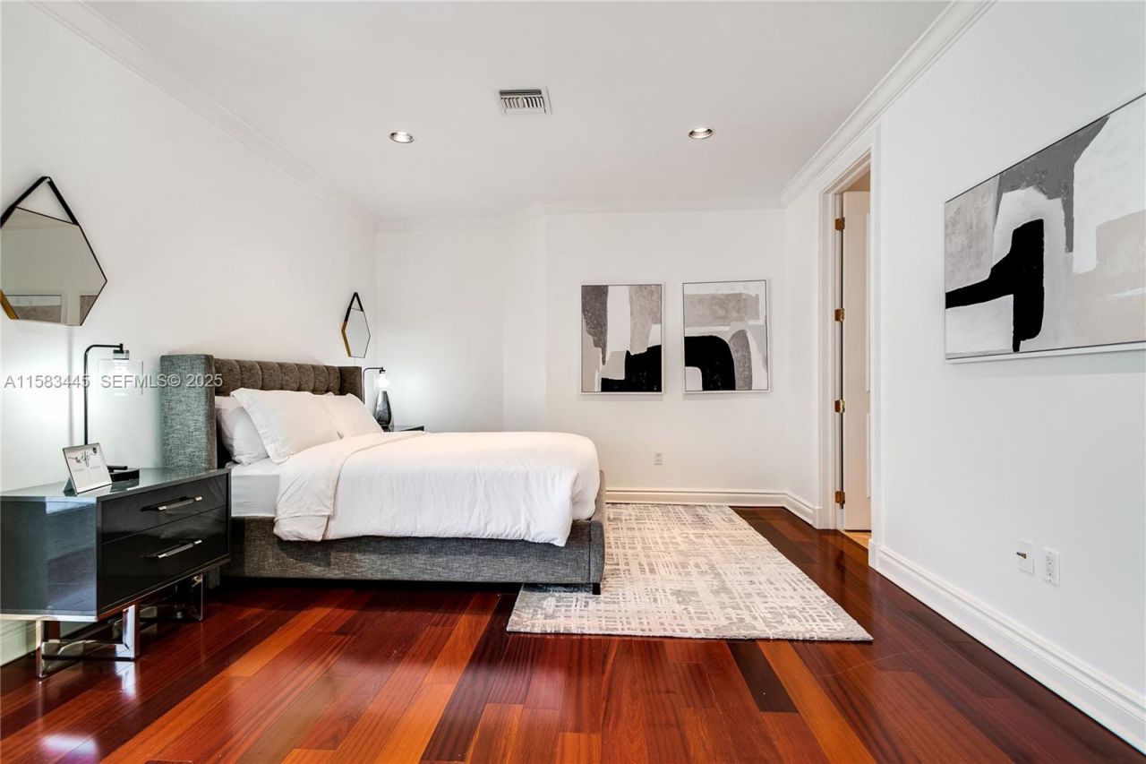 709 Idlewyld Dr, Fort Lauderdale, FL 33301 Photo