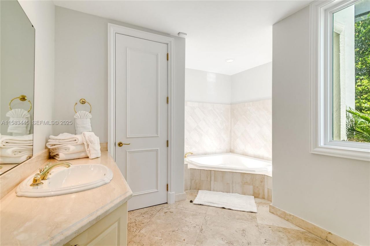 709 Idlewyld Dr, Fort Lauderdale, FL 33301 Photo