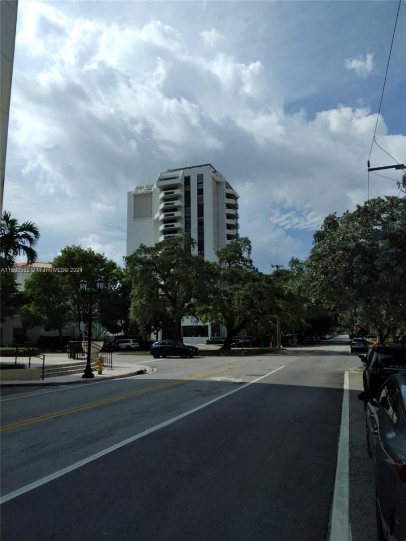 911 Ponce De Leon Blvd, Unit 904, Coral Gables, FL 33134 Photo