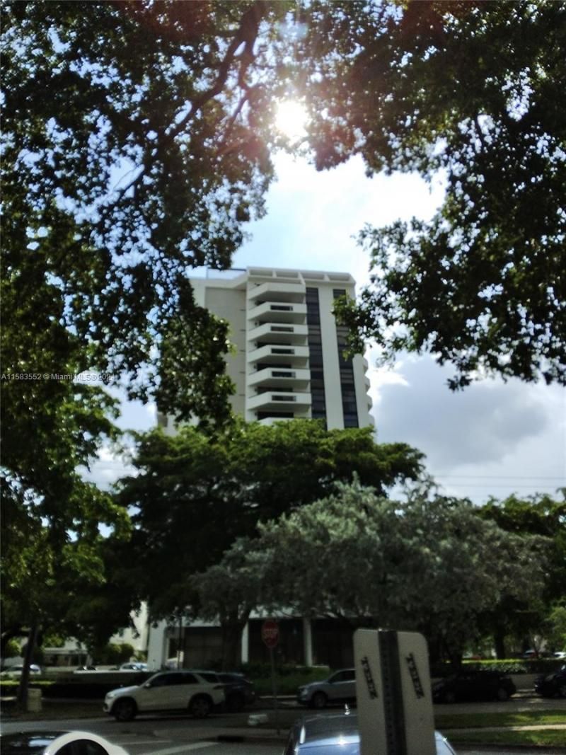 911 Ponce De Leon Blvd, Unit 904, Coral Gables, FL 33134 Photo