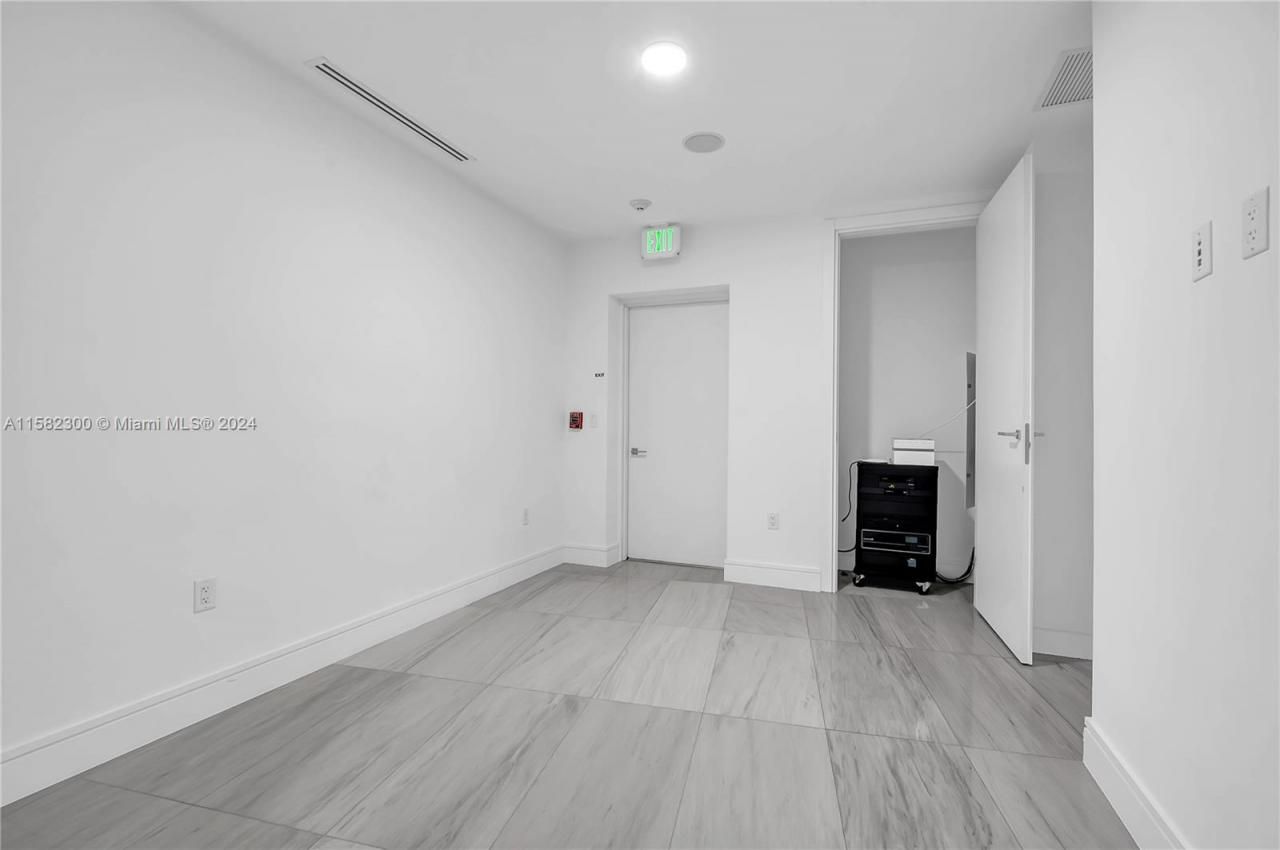 3300 NE 188th St, Unit 615, Aventura, FL 33180 Photo