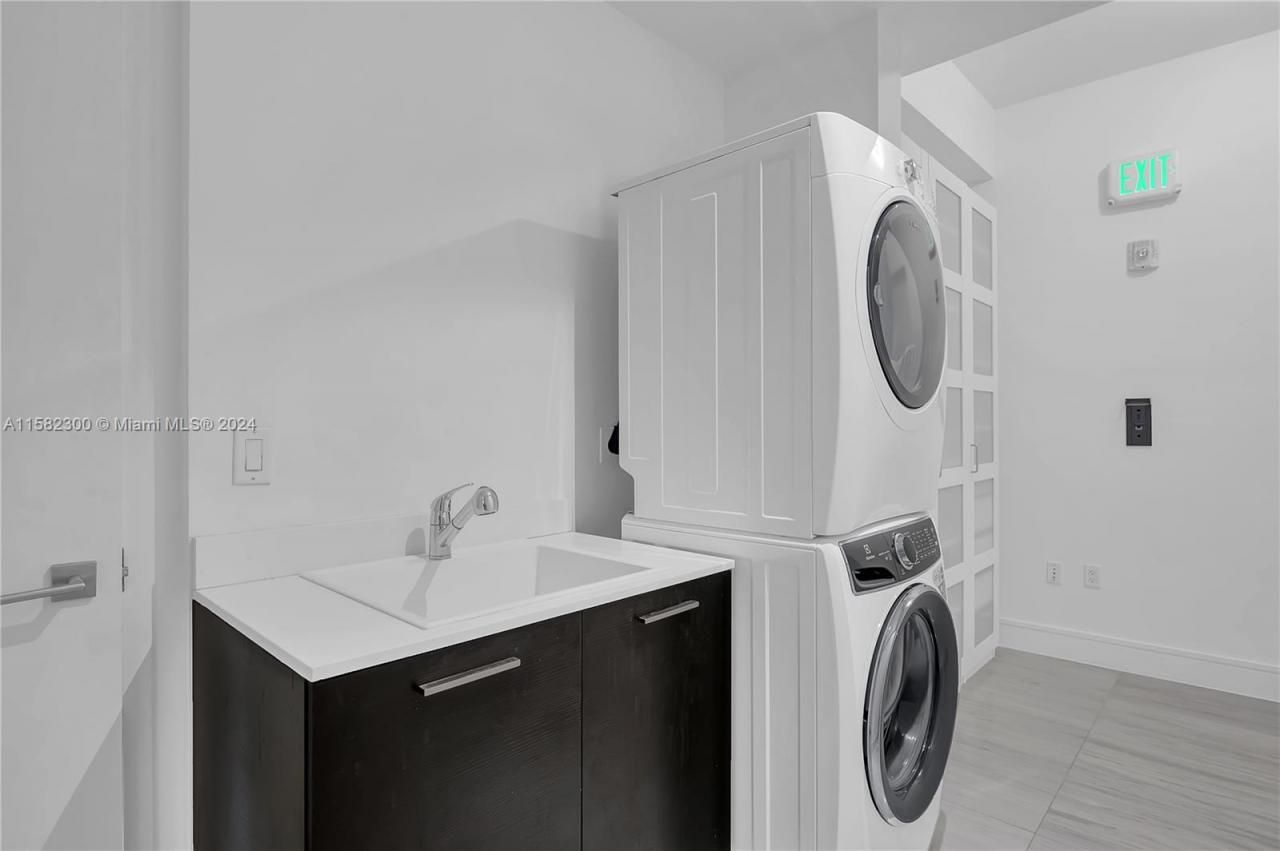 3300 NE 188th St, Unit 615, Aventura, FL 33180 Photo