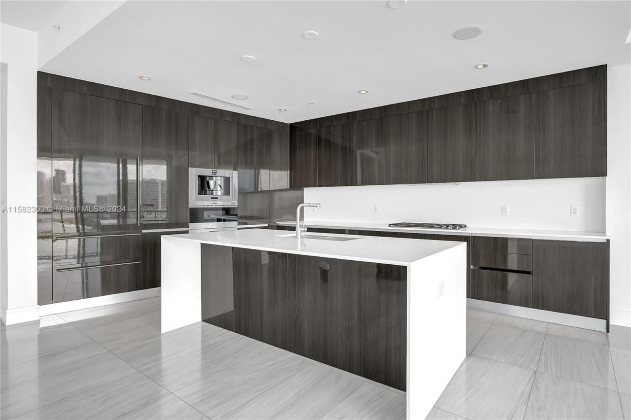 3300 NE 188th St, Unit 615, Aventura, FL 33180 Photo