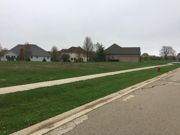 684 Greenfield Road, Sugar Grove, IL 60554