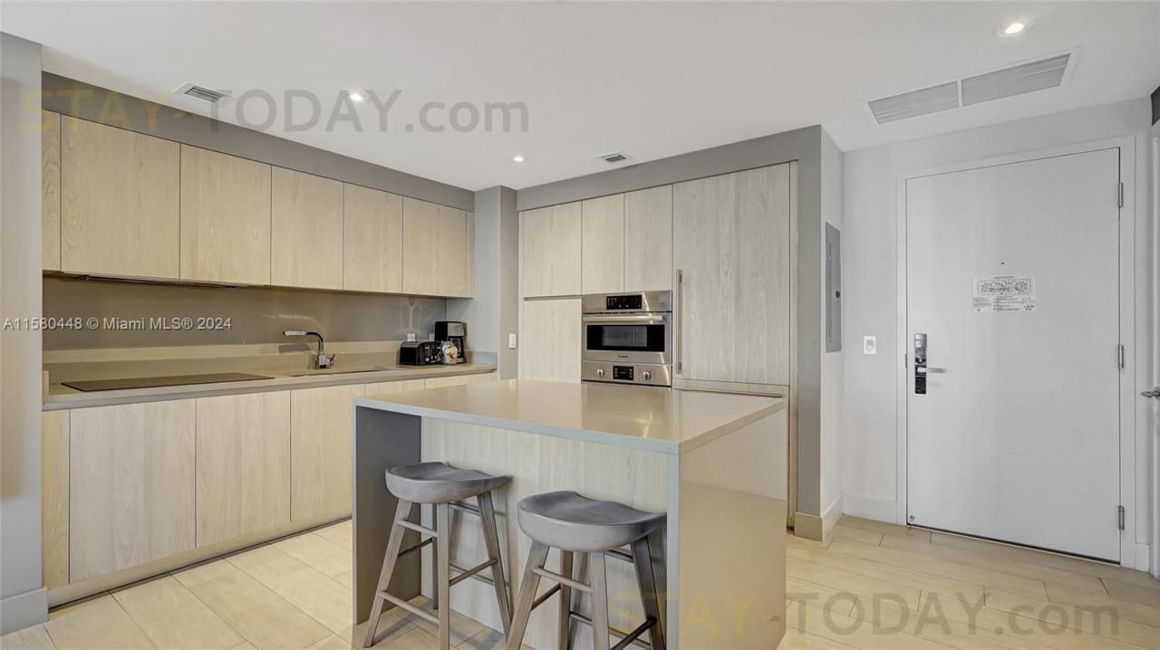 4010 S Ocean Dr, Unit R805, Hollywood, FL 33019 Photo