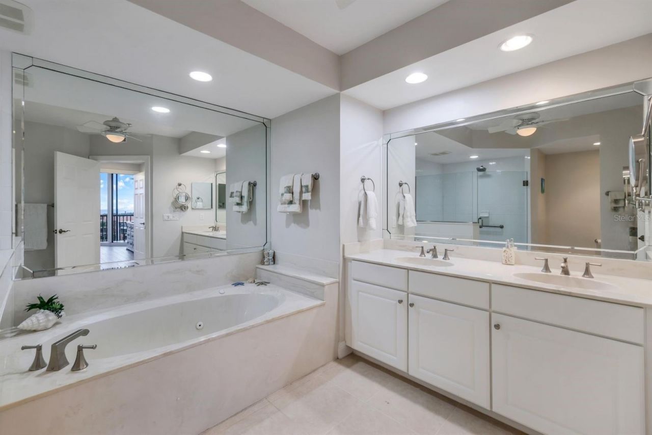 3313 Sunset Key Circle, Unit 404, Punta Gorda, FL 33955 Photo