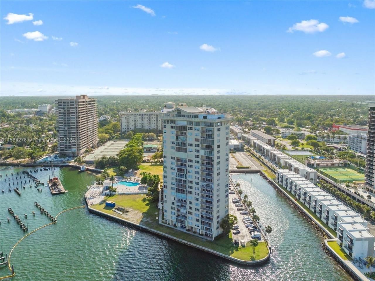 11111 Biscayne Blvd, Unit 3A, Miami, FL 33181 Photo