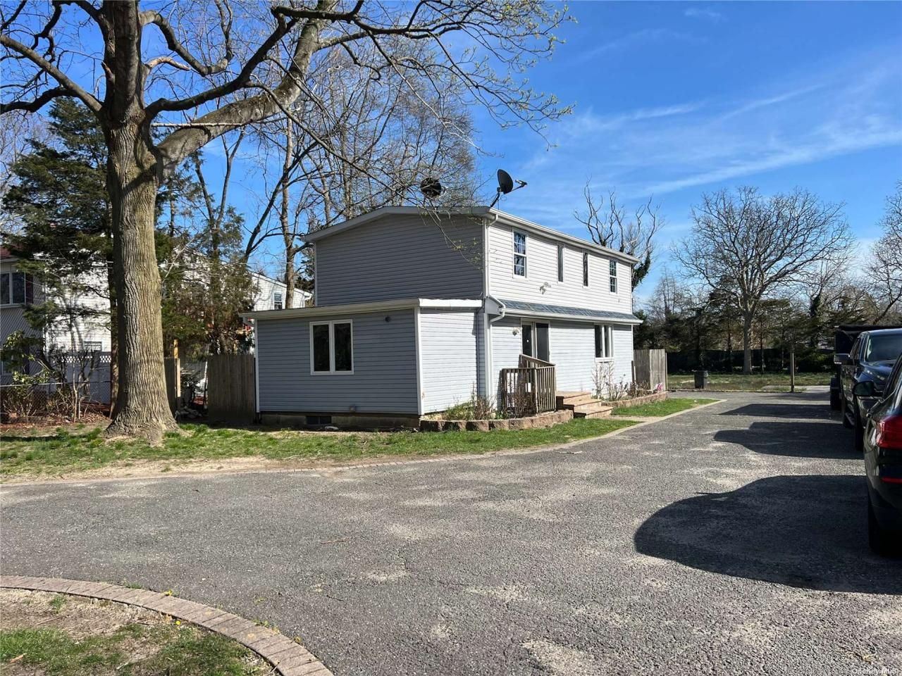 90 Bushwick Avenue, Central Islip, NY 11722 Main Photo