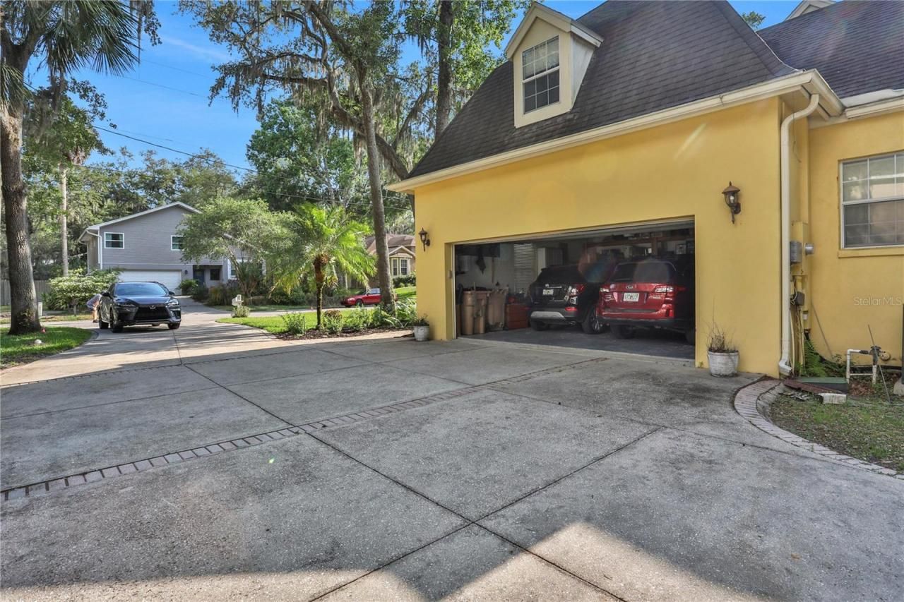 8608 Poinsettia Drive, Temple Terrace, FL 33637 Photo