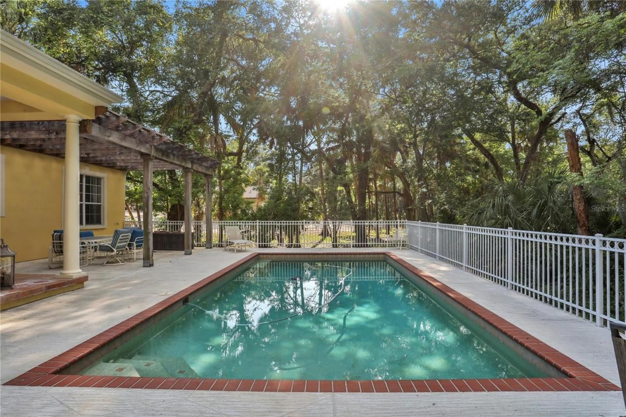 8608 Poinsettia Drive, Temple Terrace, FL 33637 Photo